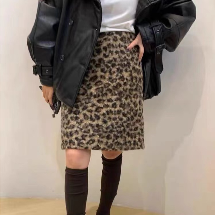 后开叉--有内衬-中裙豹纹裙羊羊圈毛五分短裙秋冬款