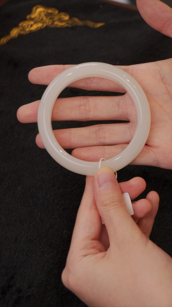 和田玉手镯未镶嵌丫*w37