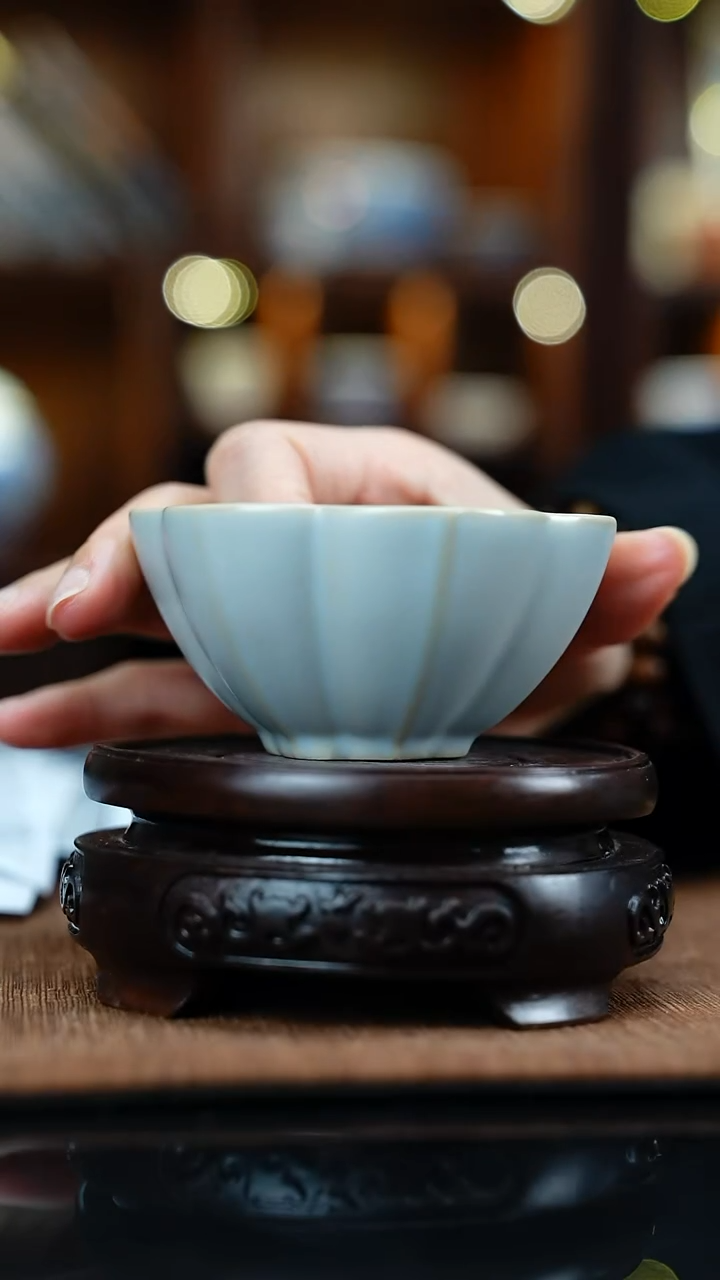 鑫德运堂花口汝瓷