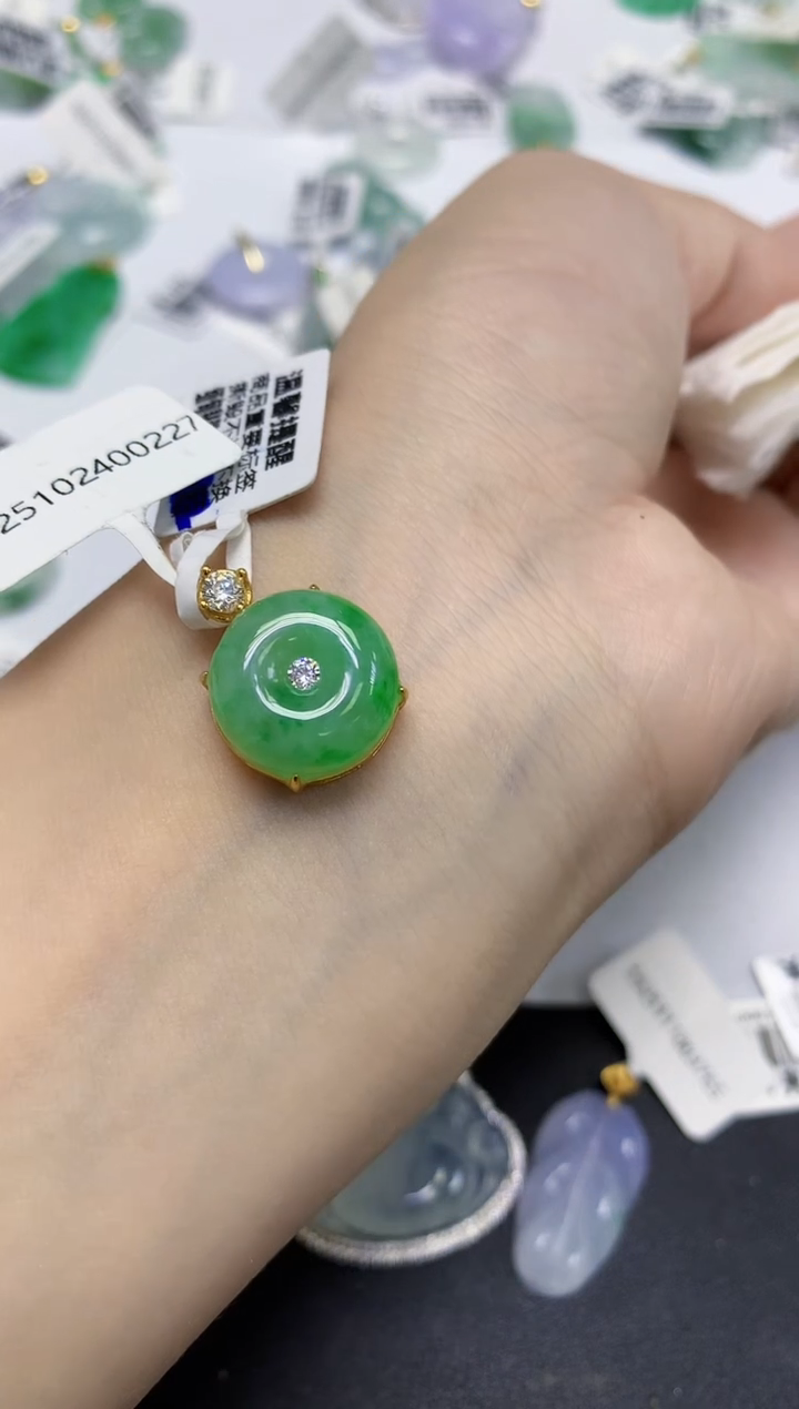 颈饰未镶嵌翡翠天然缅甸翡翠A货多样性发一件