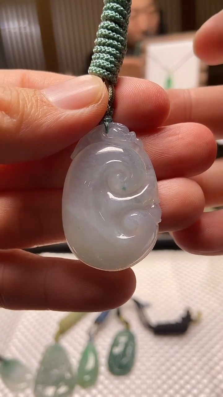 吊坠(不含链)未镶嵌翡翠冰糯种如意吊坠，高40宽27.9