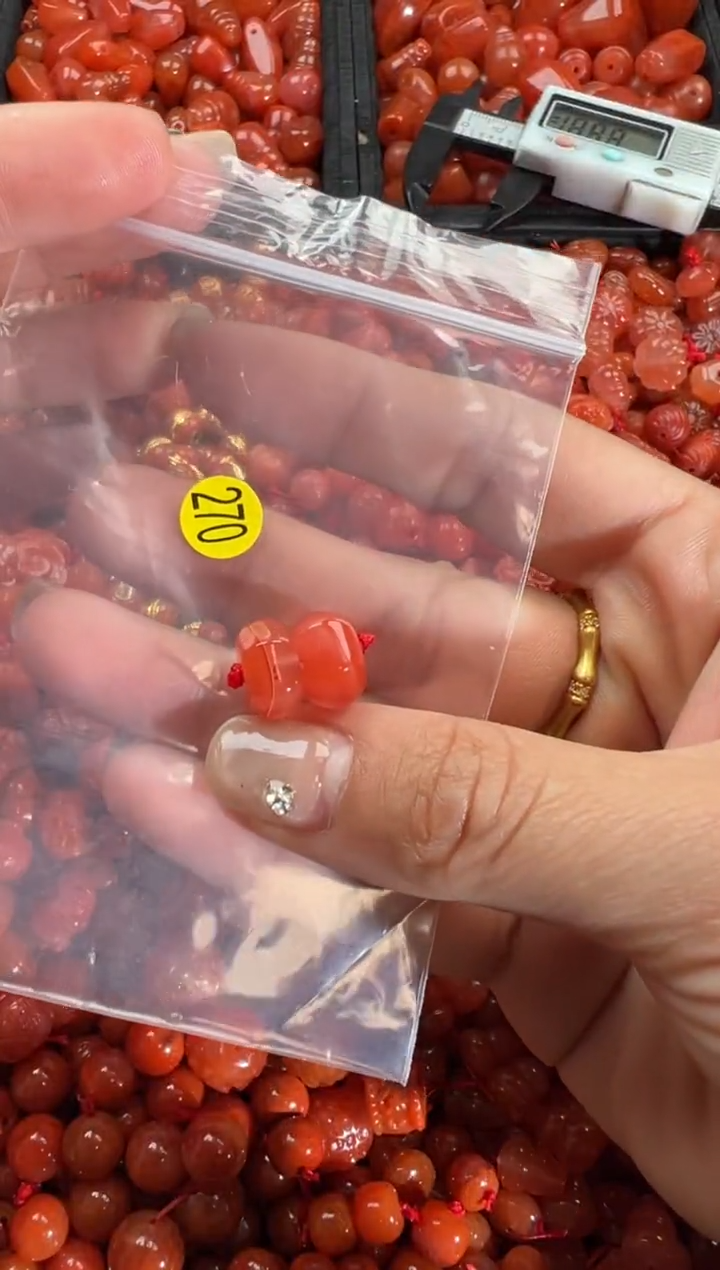 【闪购商品】南红玛瑙颈饰未镶嵌1