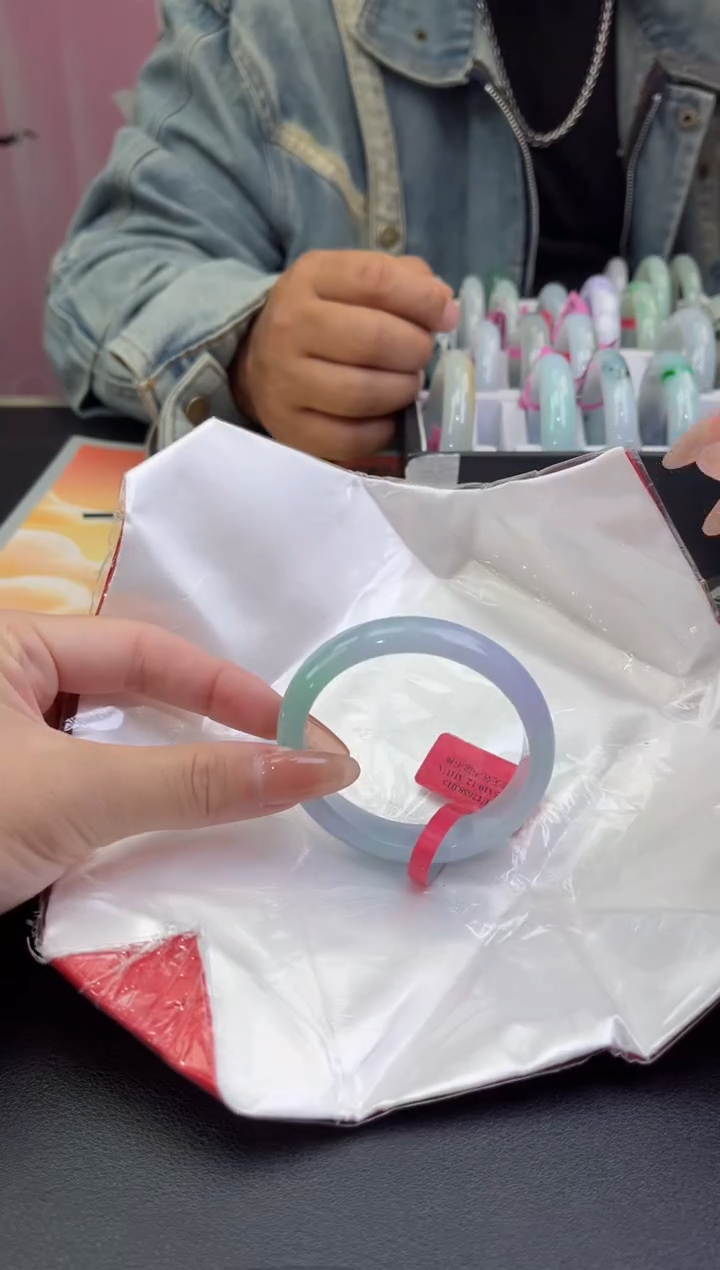 【闪购商品】翡翠手镯（贵妃镯）未镶嵌翡翠手镯