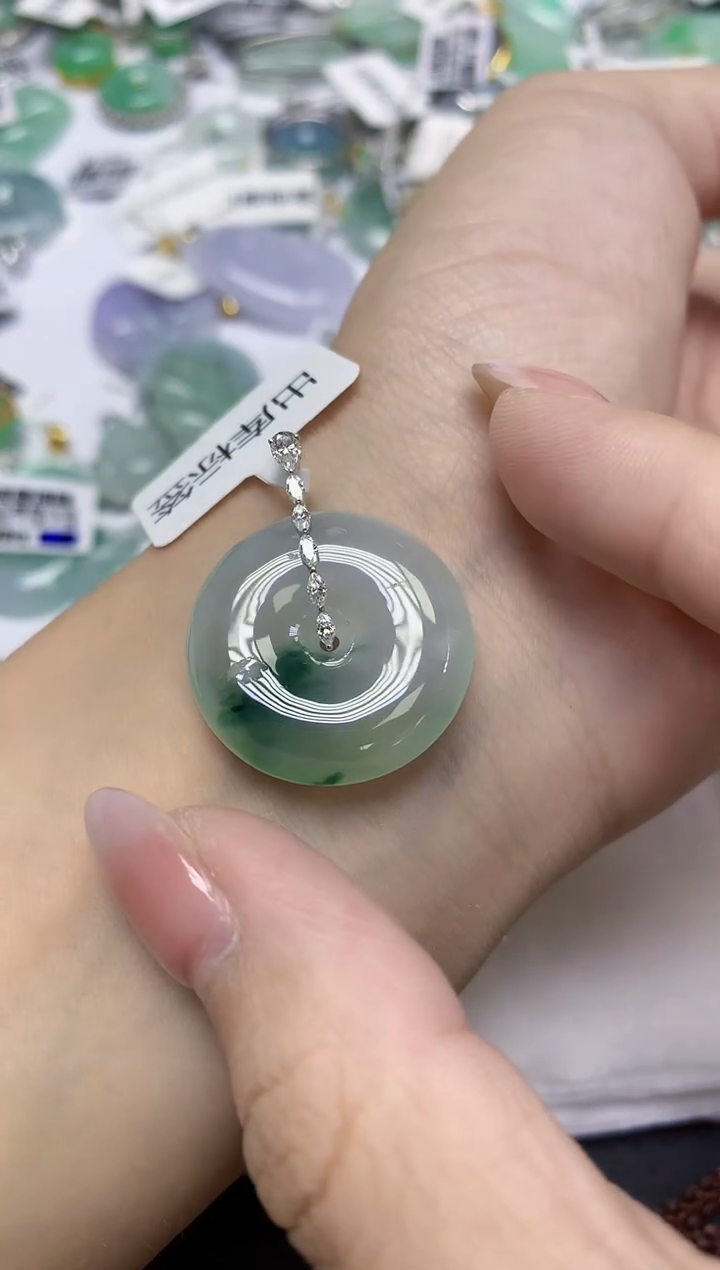 颈饰18K金镶嵌翡翠天然缅甸翡翠A货多样性发一件
