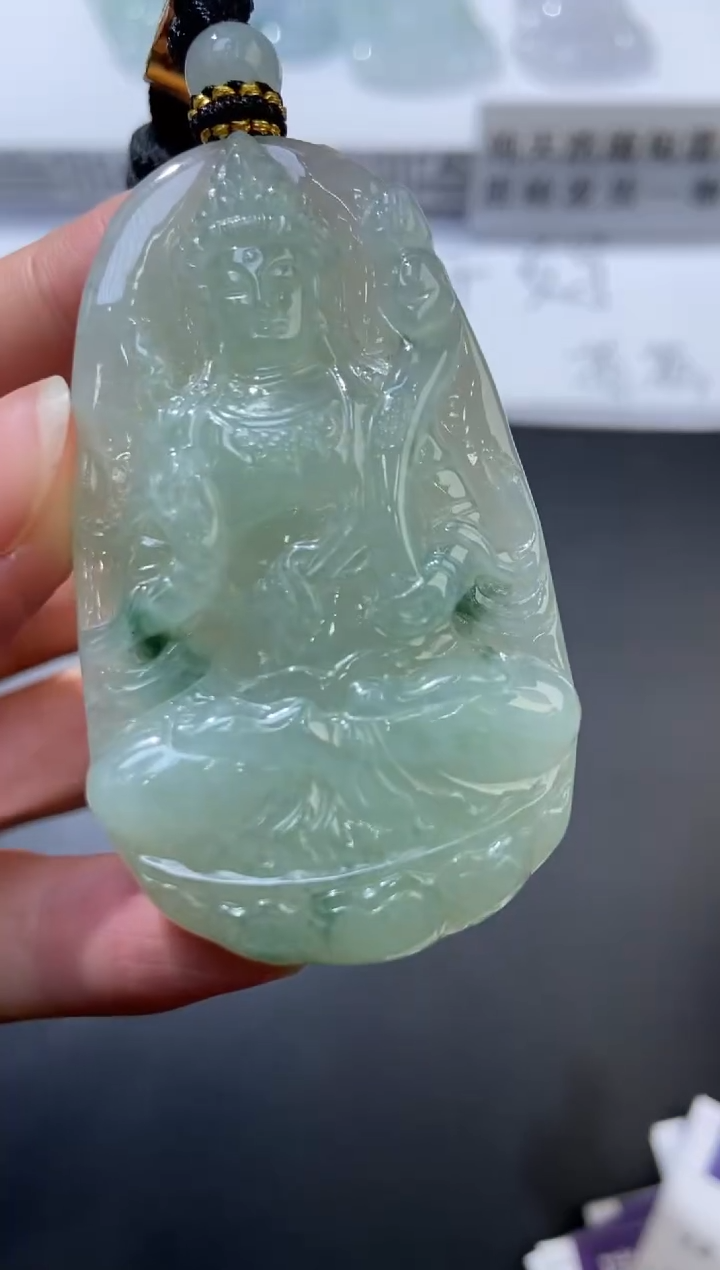 未镶嵌挂件翡翠376685    多人 