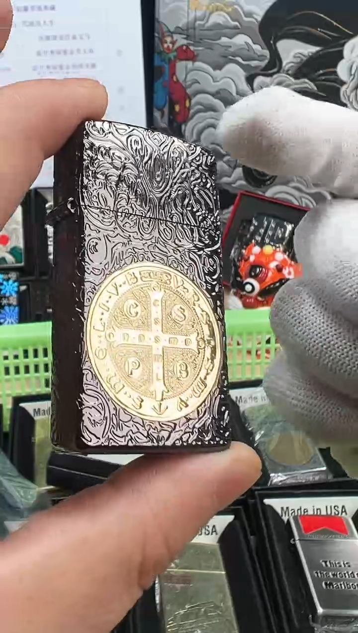 铜纤巧康斯坦丁-五面蚀刻-黑金