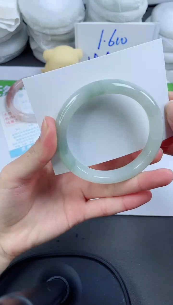 【闪购商品】石英质玉手镯未镶嵌102-56.6