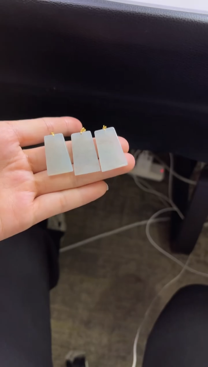 【闪购商品】翡翠颈饰18K金镶嵌M63多样性发一件/配绳子