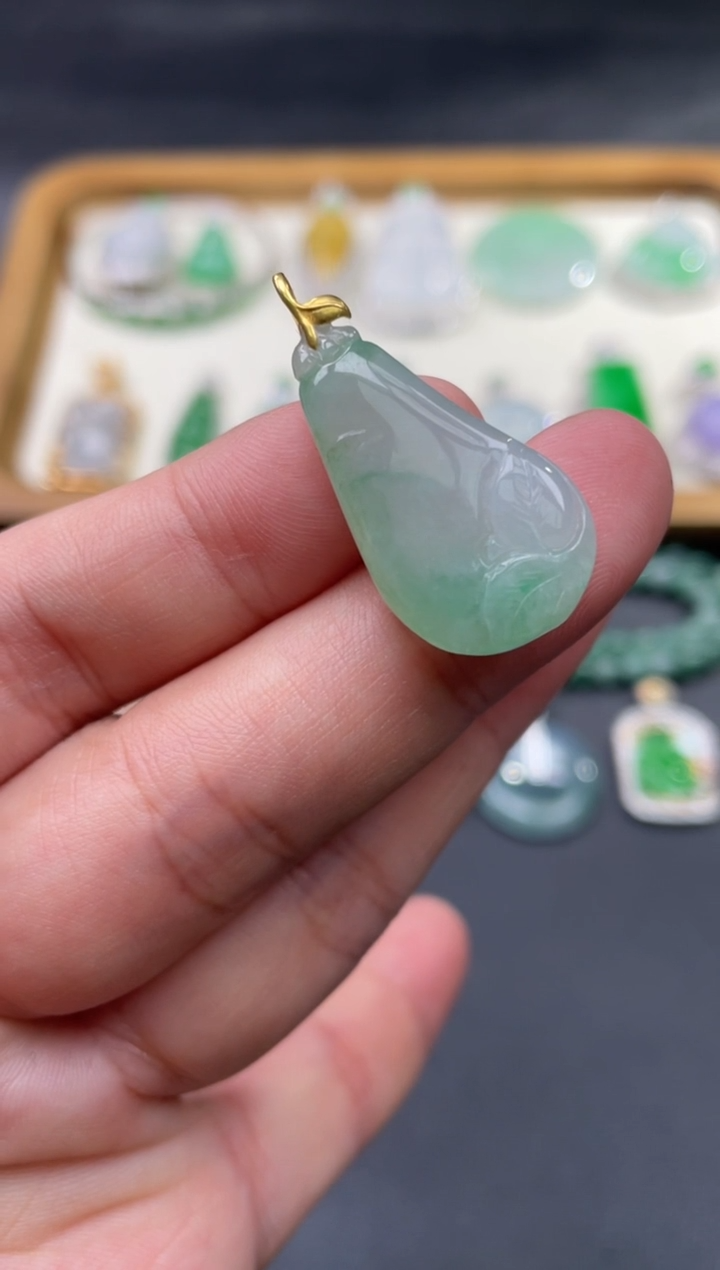 【闪购商品】翡翠颈饰18K金镶嵌25........