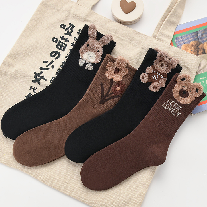 袜子女秋冬韩版立体刺绣中筒女袜小花袜长筒女袜搭配辽源袜子女款