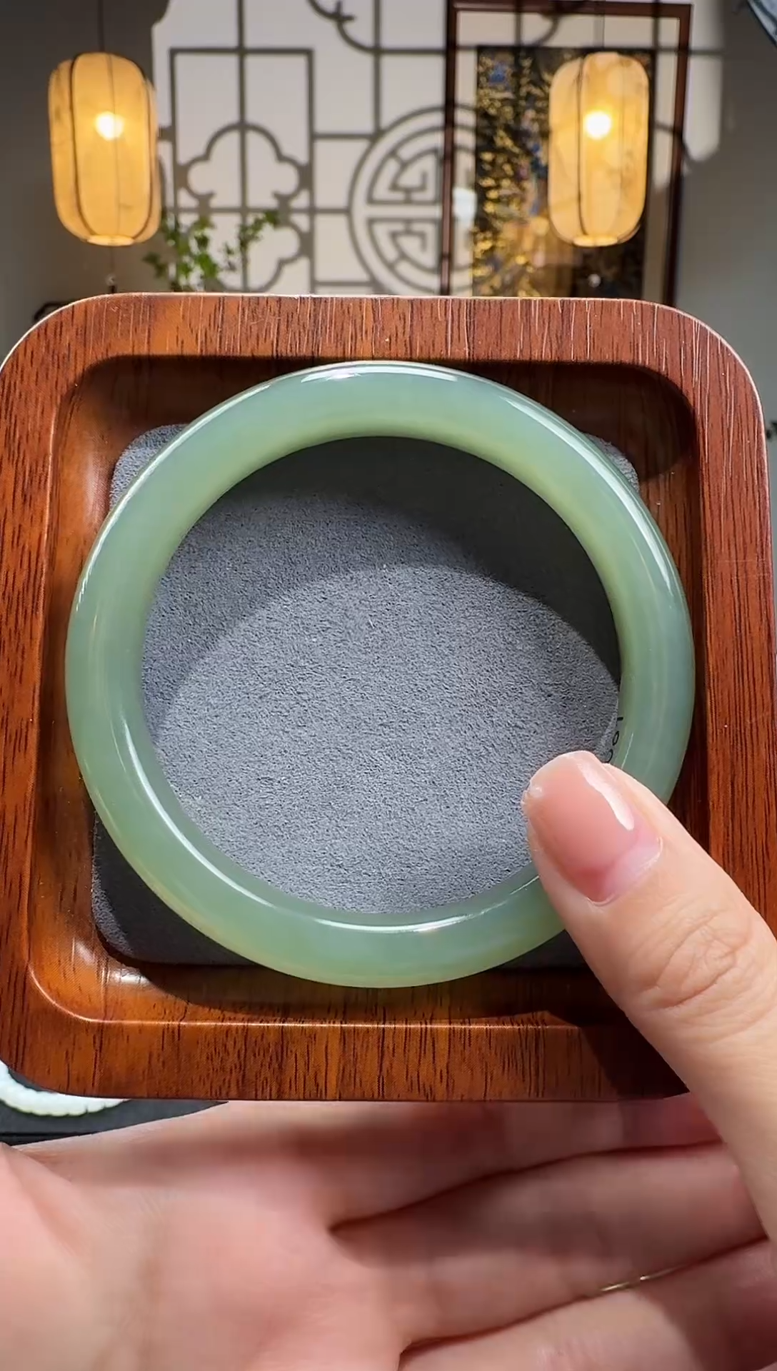 和田玉手镯未镶嵌和田玉手镯