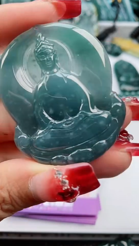 【闪购商品】翡翠颈饰未镶嵌          