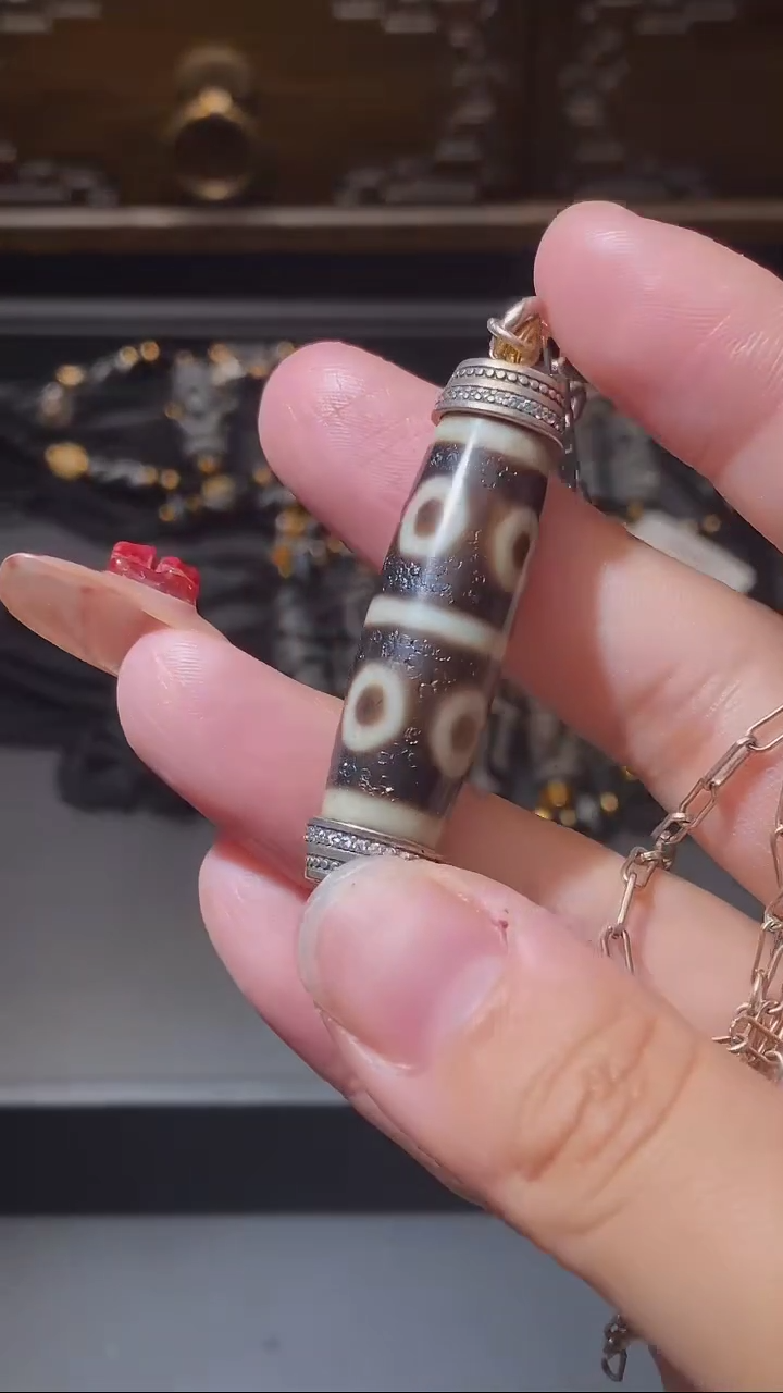 【闪购商品】玛瑙/玉髓颈饰银S925镶嵌Q31580八眼玛瑙项链