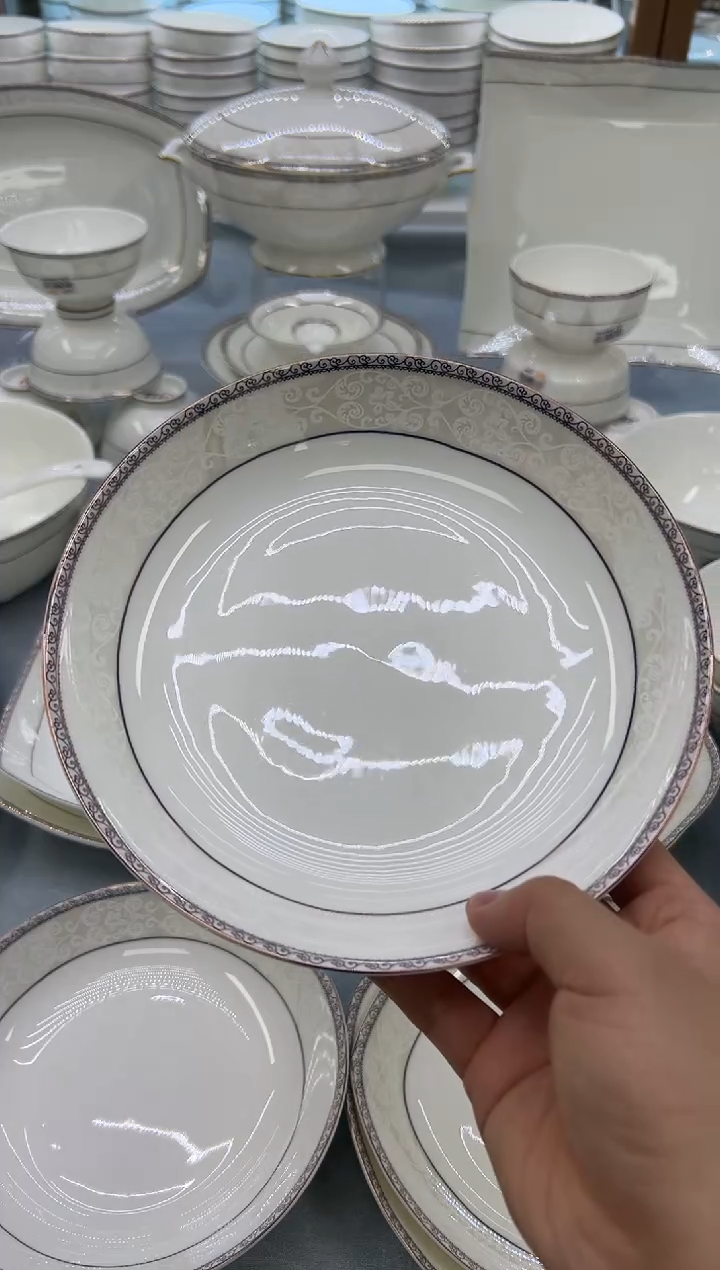 骨瓷玲珑8圆饭盘2个