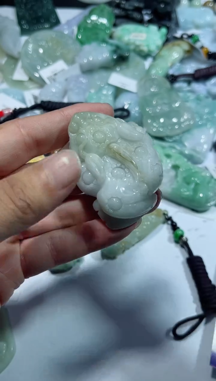 【闪购商品】翡翠颈饰未镶嵌00009251