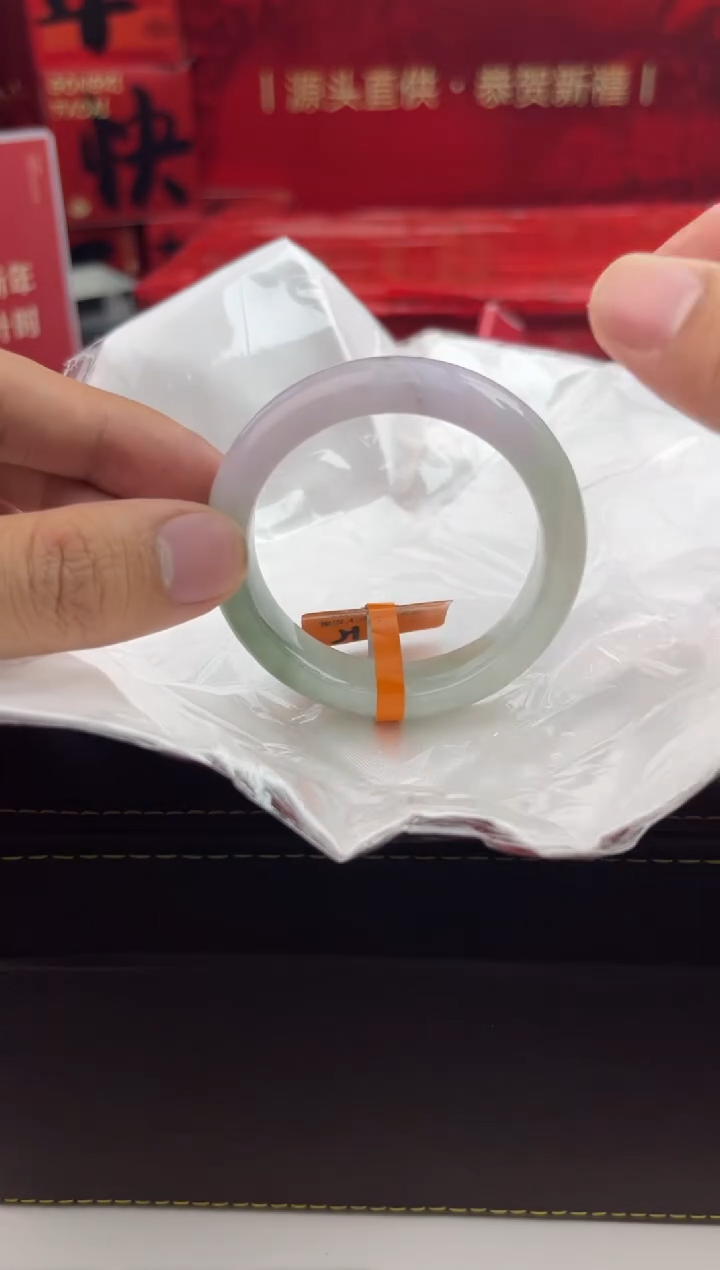 【闪购商品】翡翠手镯未镶嵌9翡翠手镯（微瑕）
