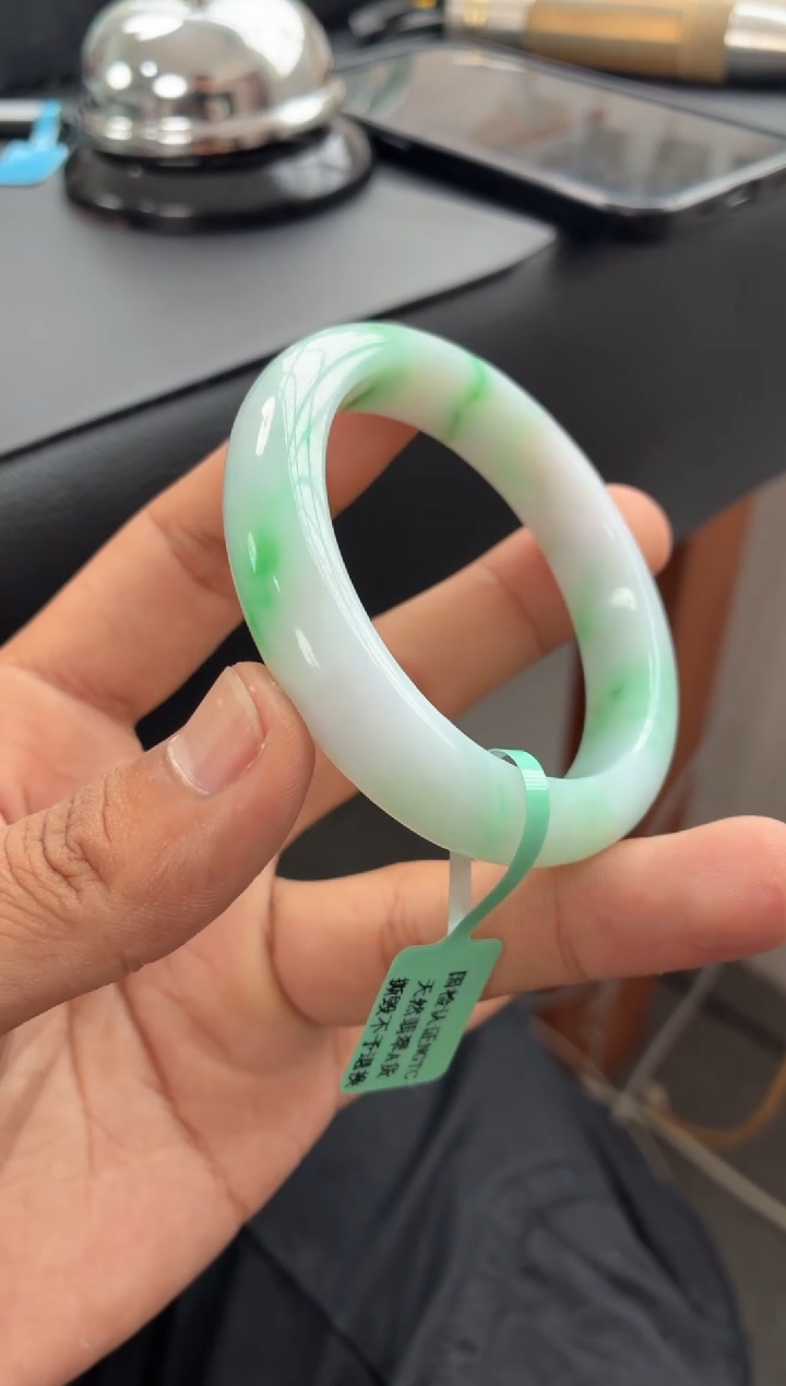 未镶嵌手镯翡翠（强推）春彩底飘阳绿花 13号 51-52 （高货微瑕）