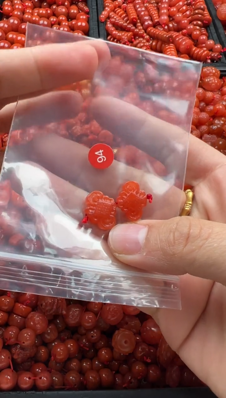 【闪购商品】南红玛瑙颈饰未镶嵌1