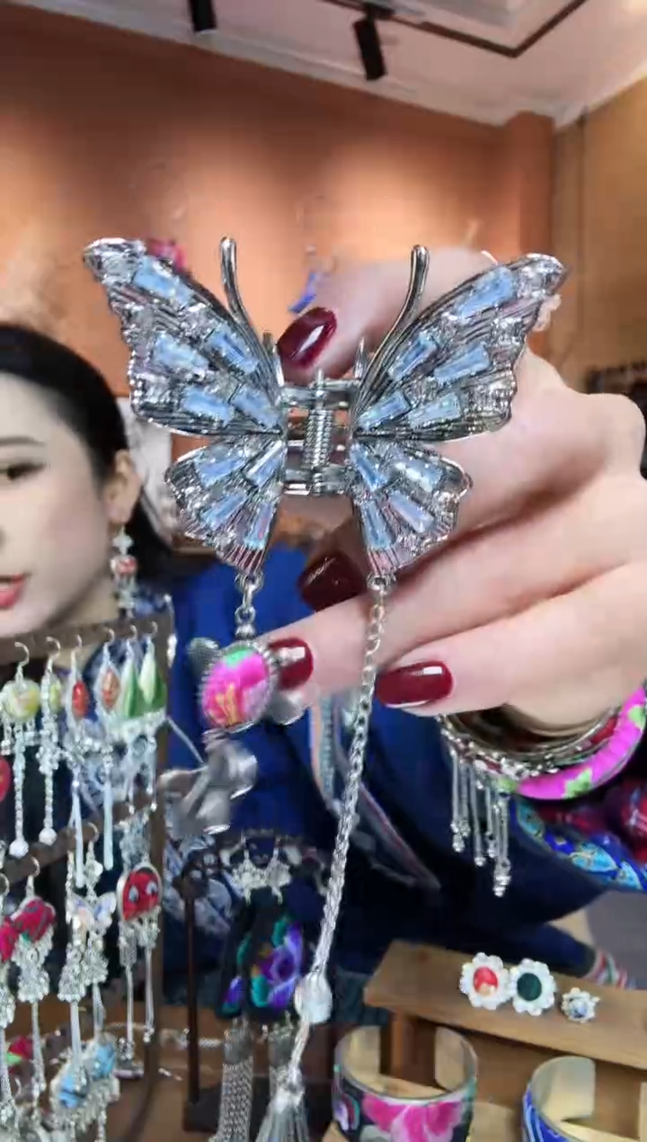 【闪购商品】刺绣纯手工民族风抓夹