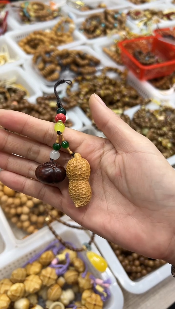科檀（科特迪瓦檀木）木雕刻件  包挂  钥匙扣  