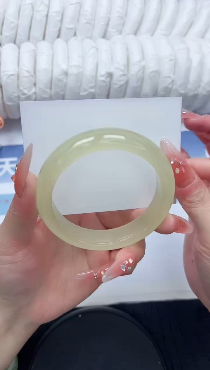 石英质玉未镶嵌手镯129-56