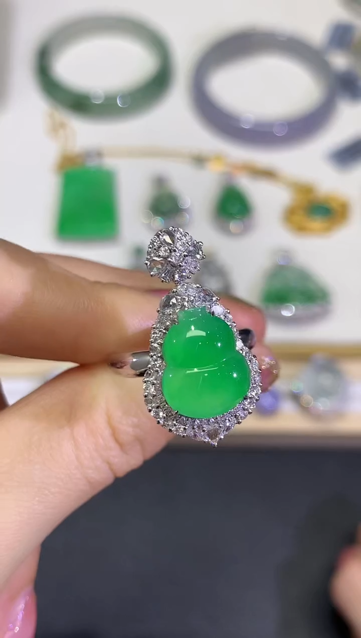 【闪购商品】翡翠颈饰18K金镶嵌团购62