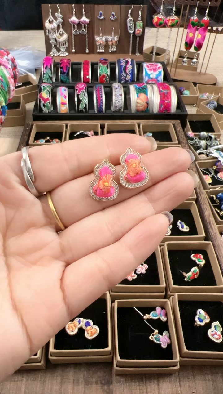 【闪购商品】织绣民族风老绣饰品051