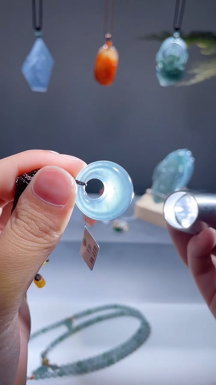 颈饰未镶嵌翡翠挂件