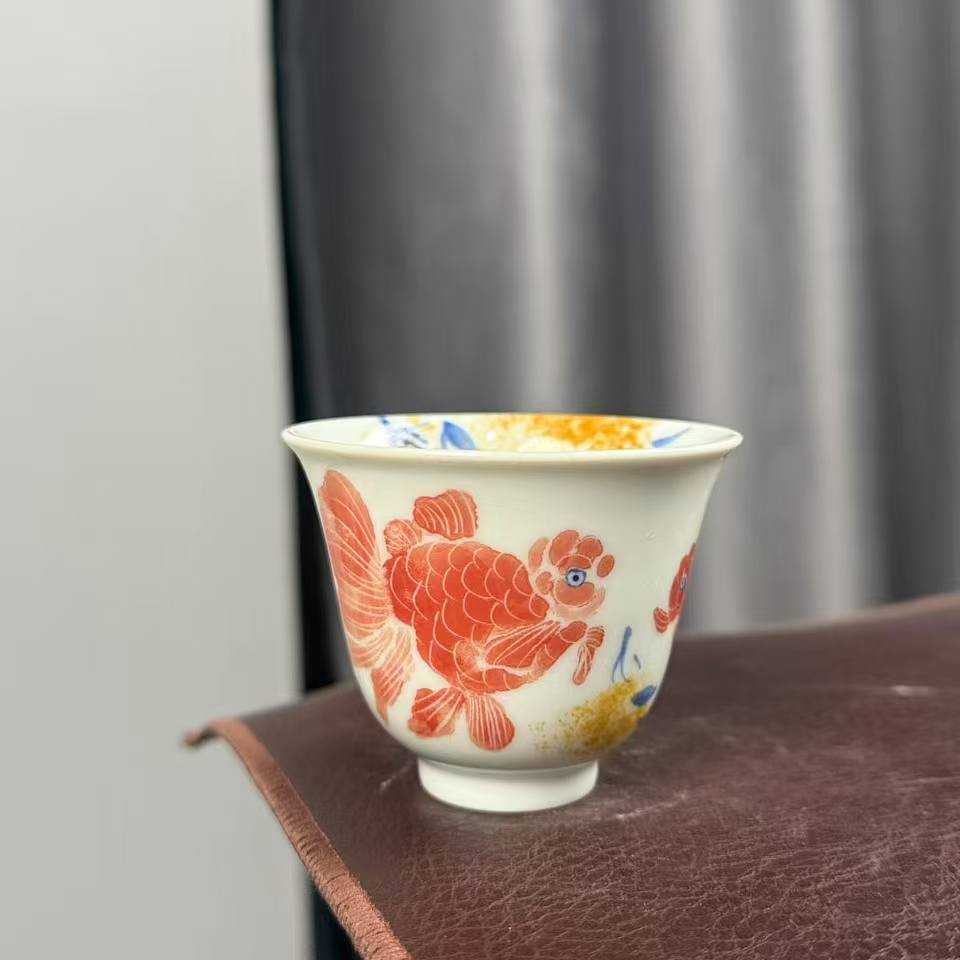 有瑕疵吸烟金鱼铃铛杯