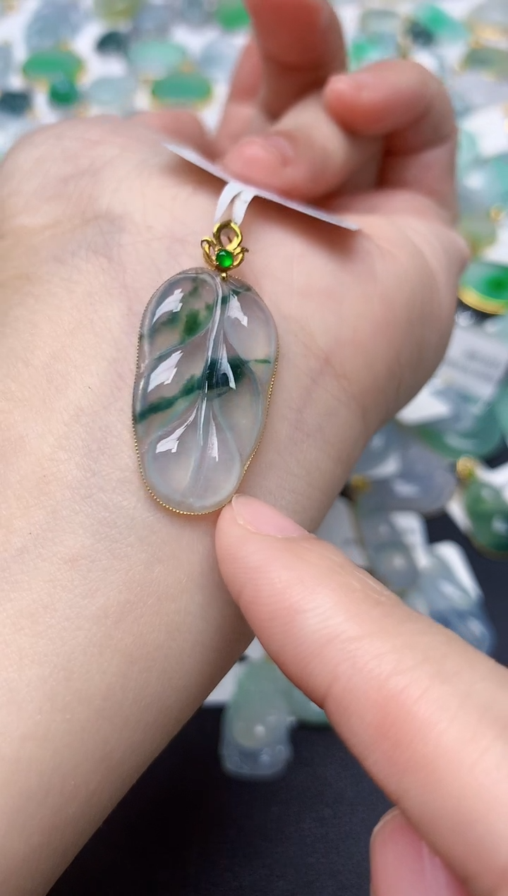 颈饰18K金镶嵌翡翠天然缅甸A货翡翠