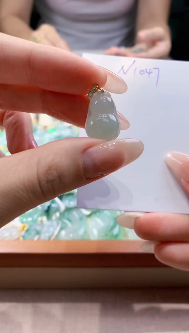 翡翠未镶嵌颈饰天然缅甸a货翡翠