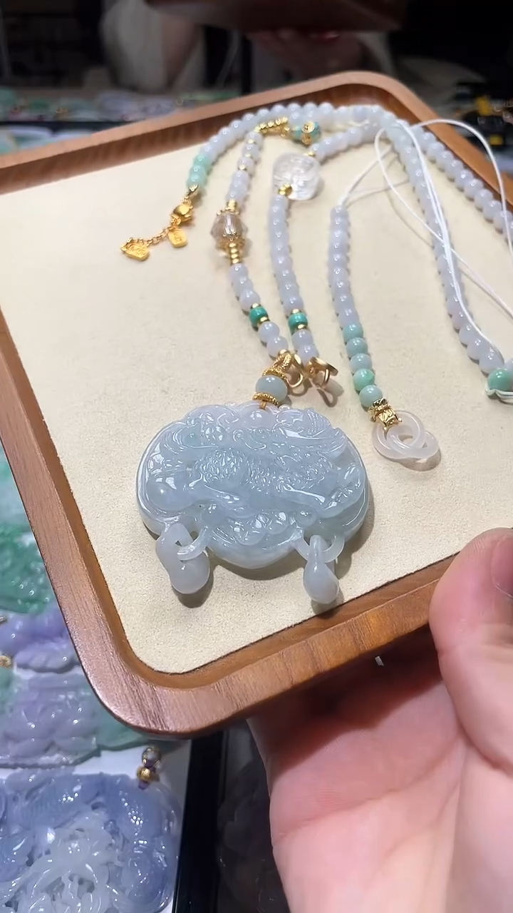 【闪购商品】翡翠颈饰未镶嵌吊坠