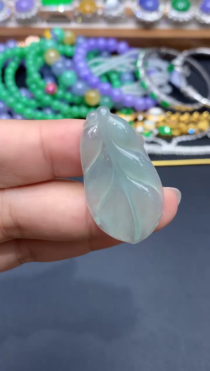 翡翠未镶嵌颈饰实****阅11111-春日珠宝