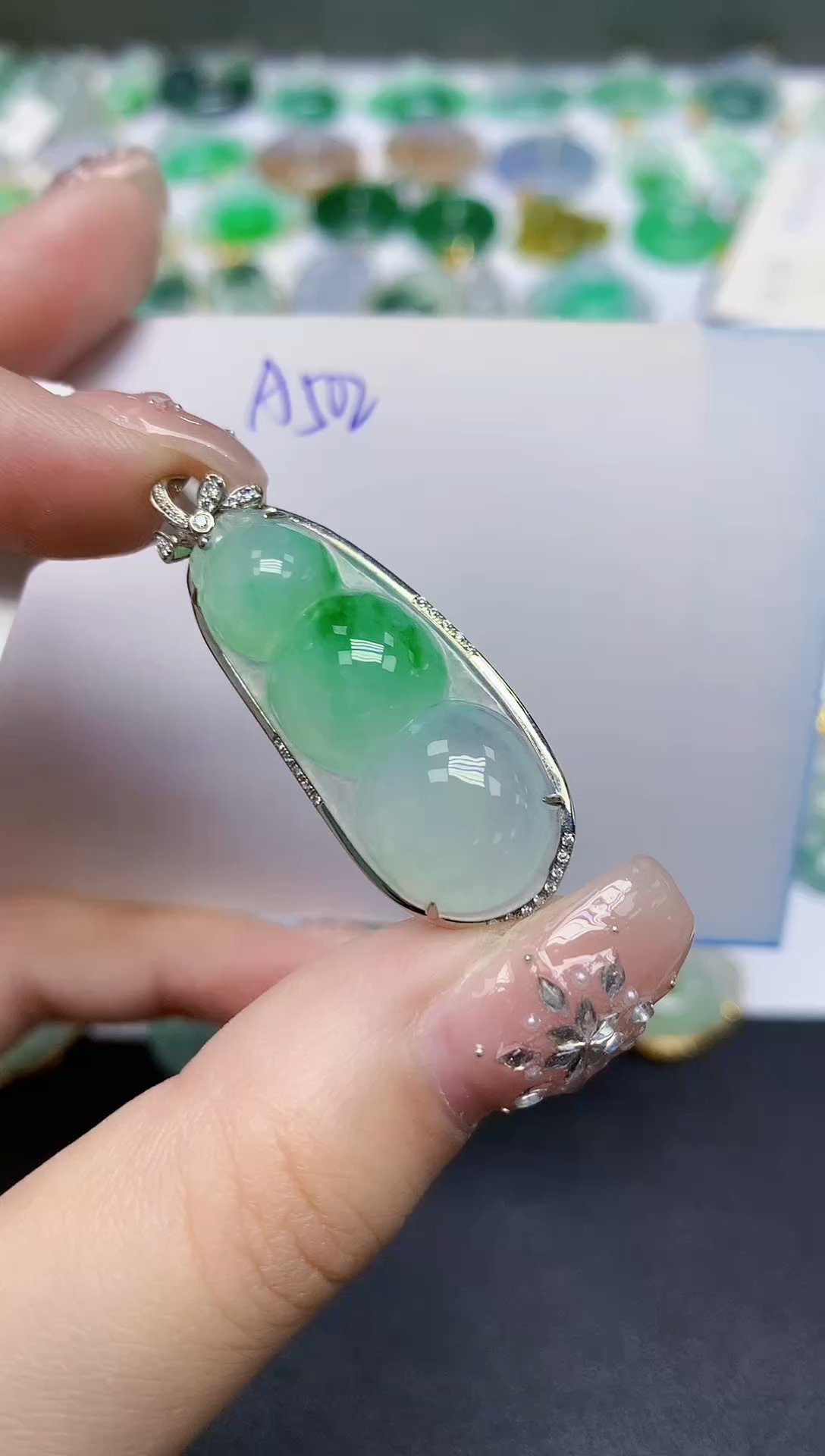 颈饰18K金镶嵌翡翠天然缅甸翡翠A货翡翠百元以上9元证书费自理