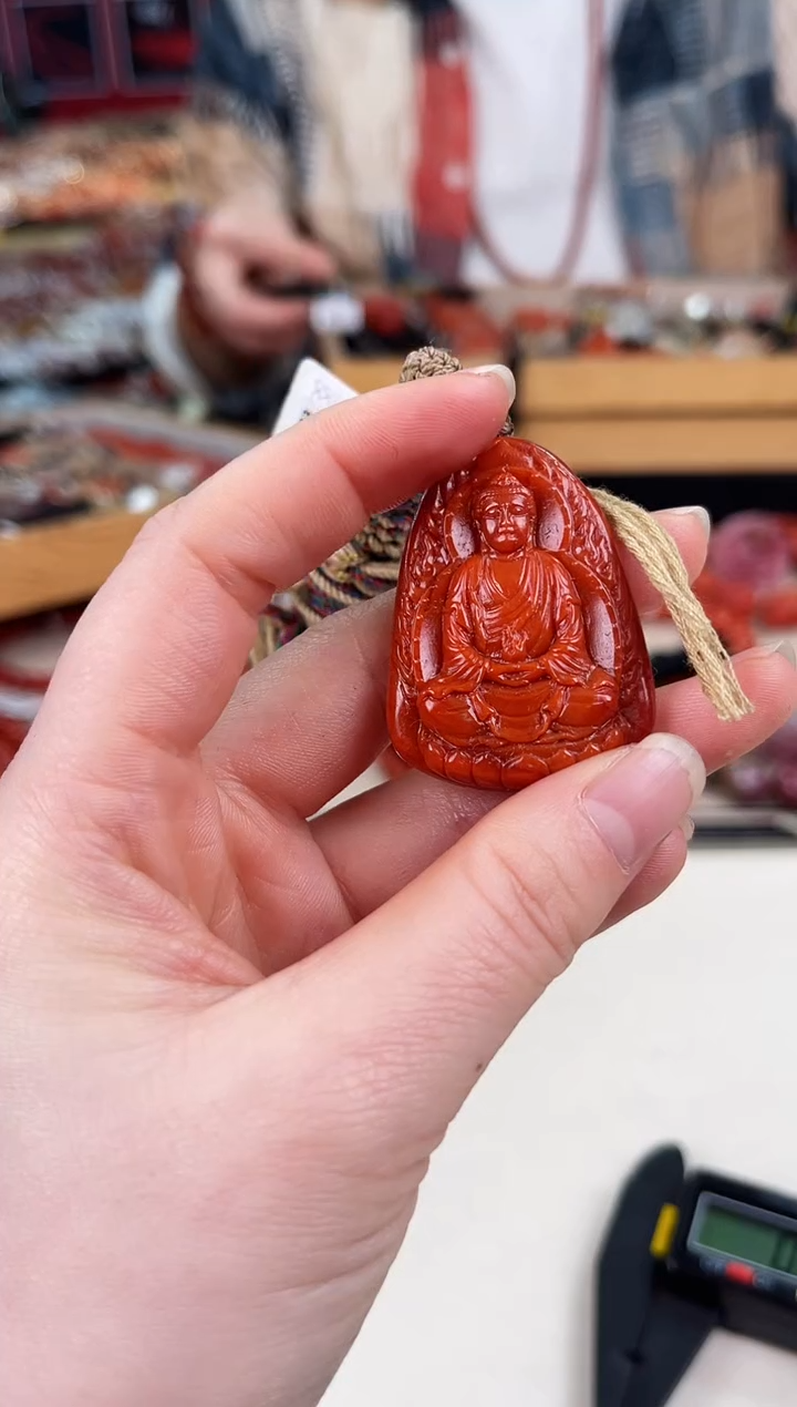 未镶嵌雕刻吊坠南红玛瑙（多样式发其一）