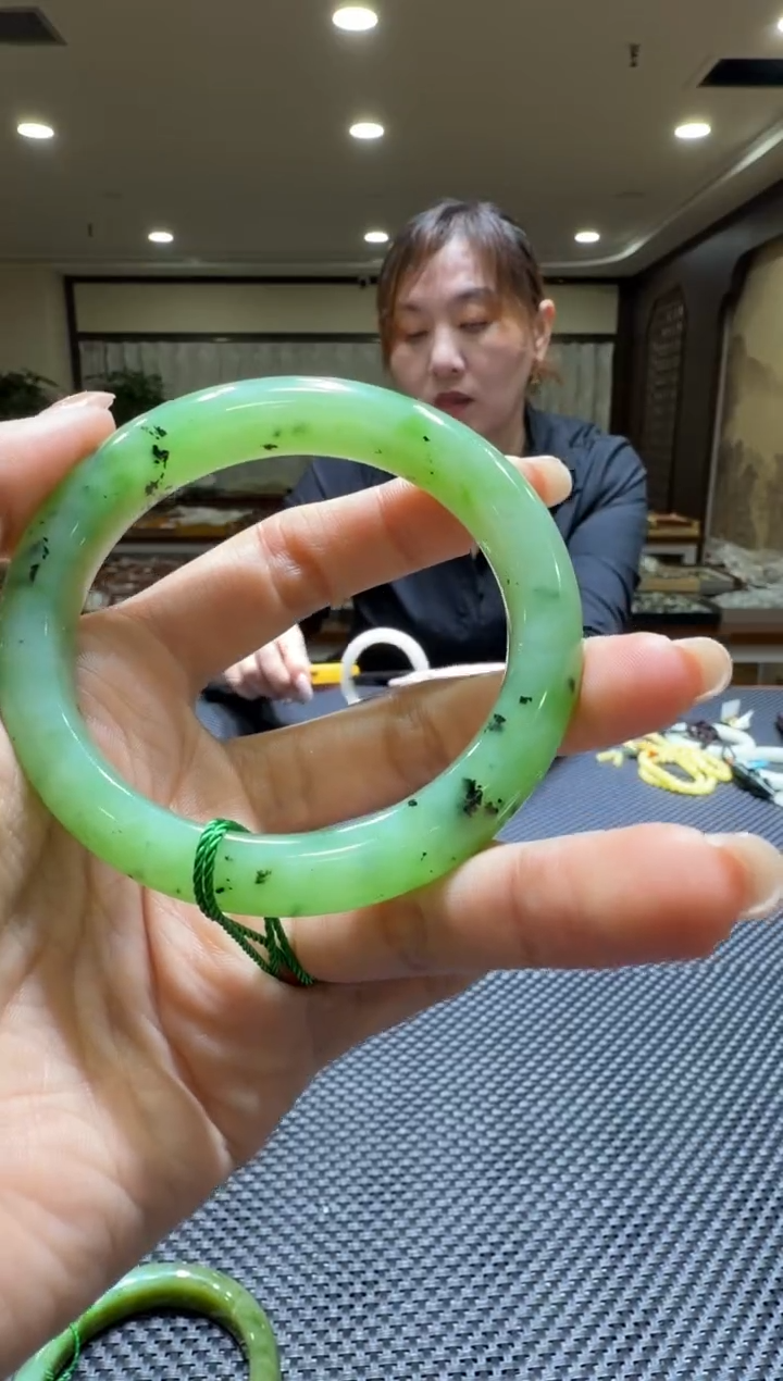 颈饰未镶嵌和田玉手镯58