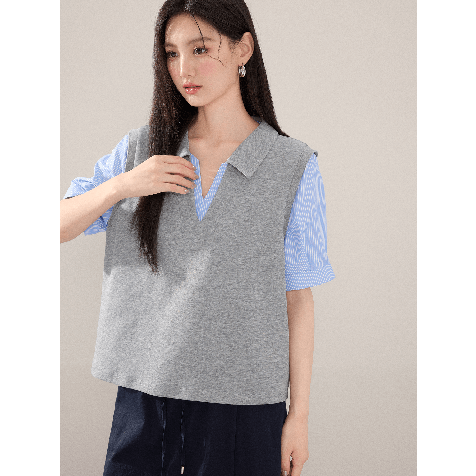爱蔷薇大码条纹衬衫拼接polo领短袖灰色t恤女夏假两件上衣GT77861