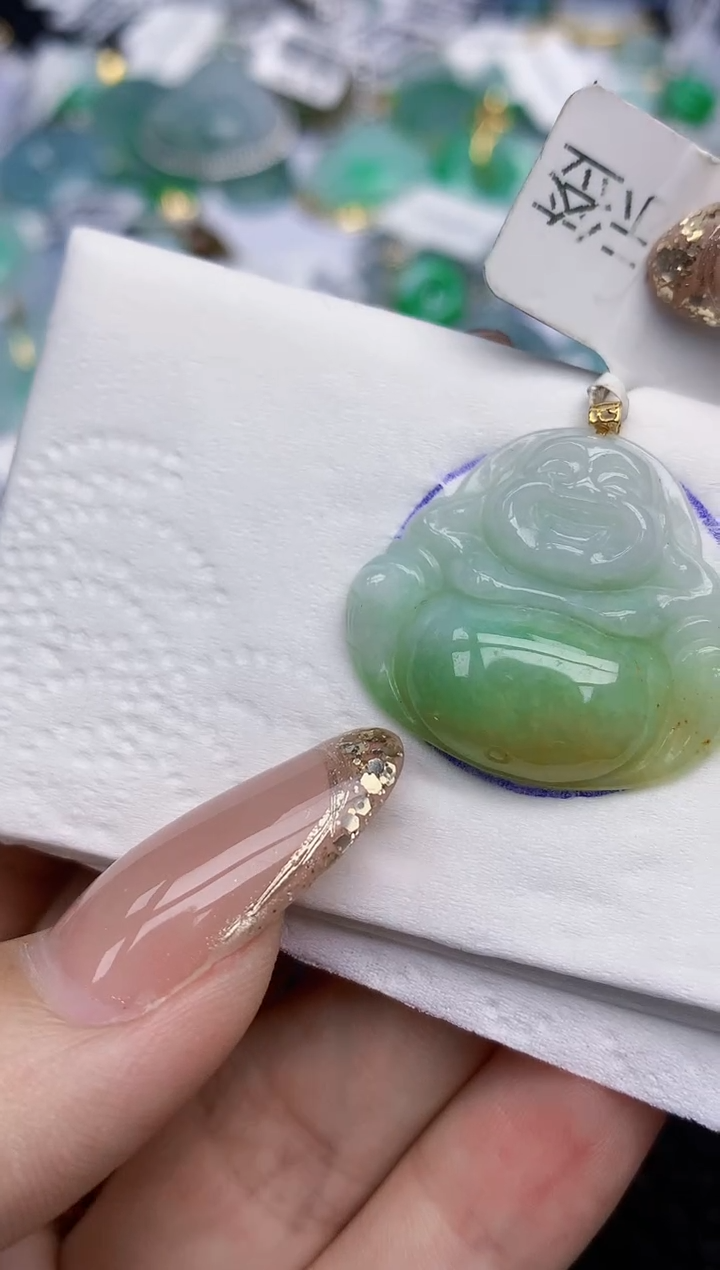 颈饰18K金镶嵌翡翠   天然翡翠A货  百元以上9米证书费自理