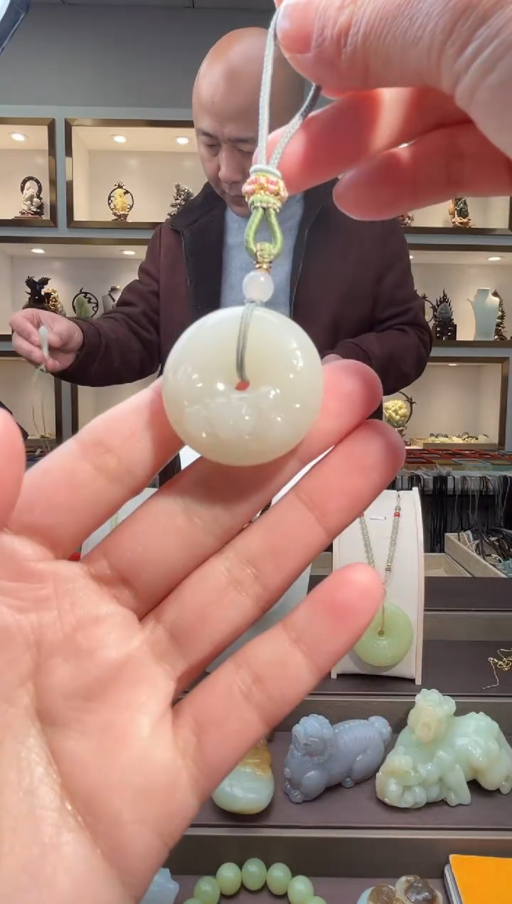 颈饰未镶嵌和田玉苏