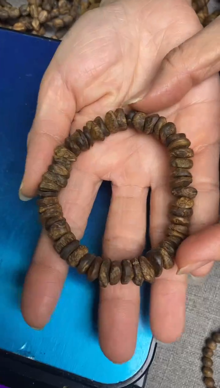沉香手串随型树丁包壳珠单圈手串多样性发一