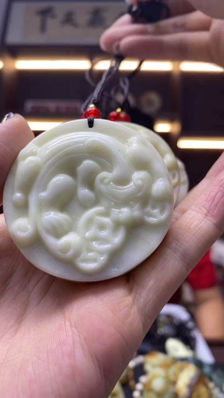 未镶嵌岫玉挂件多种样式发其一