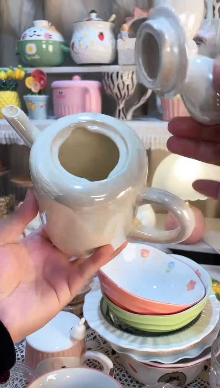 【闪购商品】瓷片米奇壶 质量好发货快放心拍