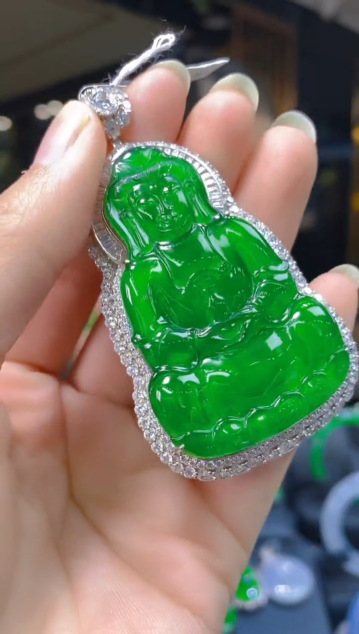 吊坠(赠链)银S925镶嵌翡翠041  