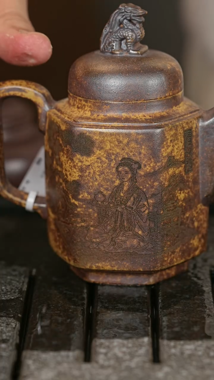 【闪购商品】紫砂茶壶40六方玉柱柴烧