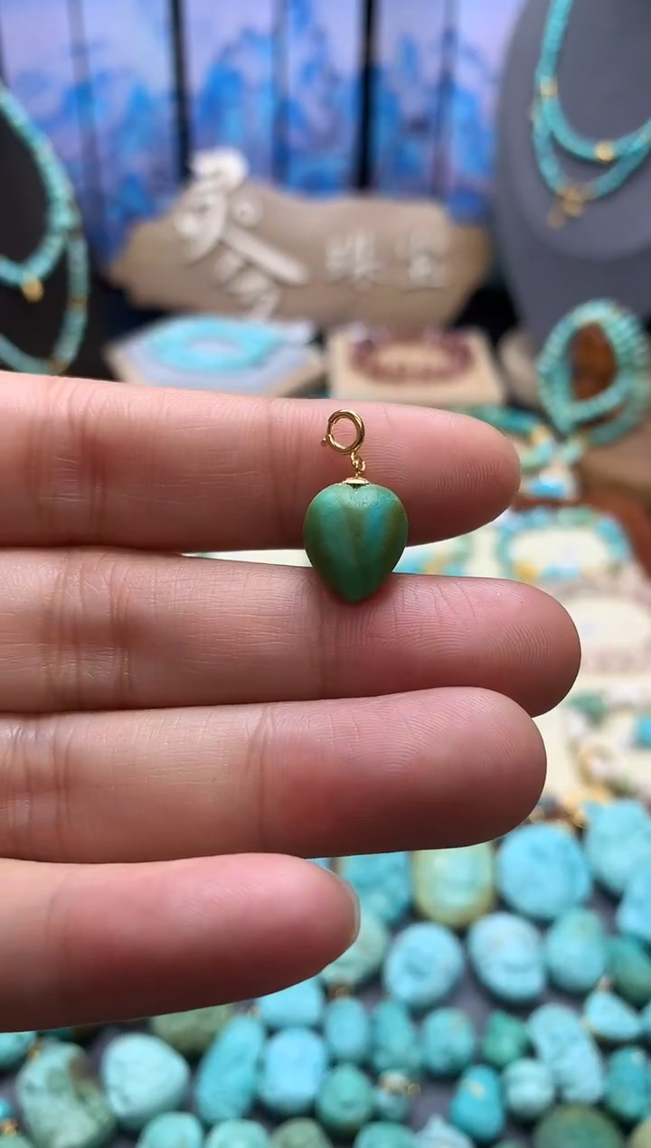 【闪购商品】绿松石挂件18K金镶嵌爱心