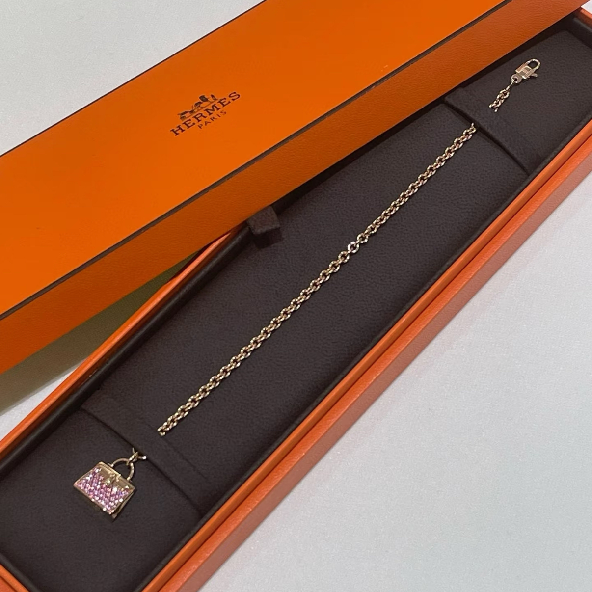 99新 Hermes/爱马仕 小花6珊 Kelly 玫瑰金 粉色 半钻 手链 SH码