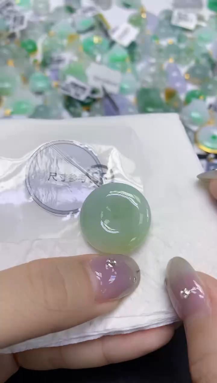 颈饰未镶嵌翡翠天然缅甸翡翠A货百元以上9元证书费自理