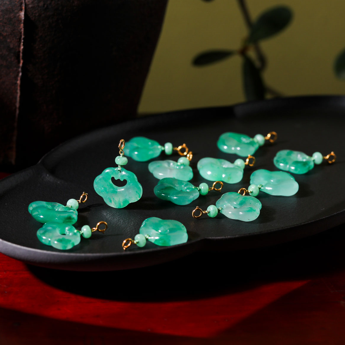 【意婵】非洲翠石英质玉翠平安锁吊坠18K金（多样性发一）911549