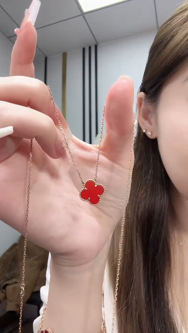 18K金镶嵌项链玛瑙/玉髓红色单花项链GHJ