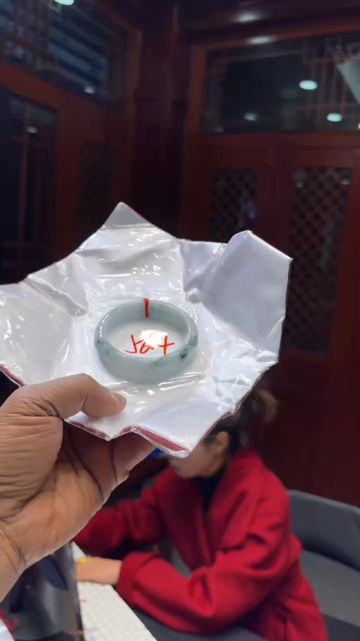 【闪购商品】翡翠手镯未镶嵌手镯